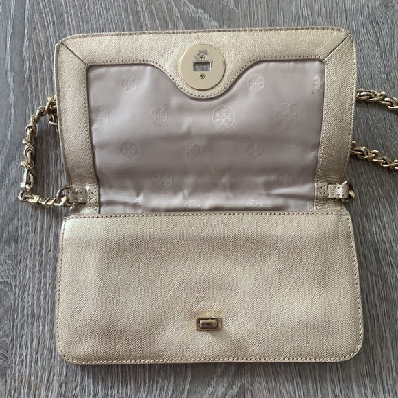 TORY BURCH leather gold clutch - Picture 3 of 11
